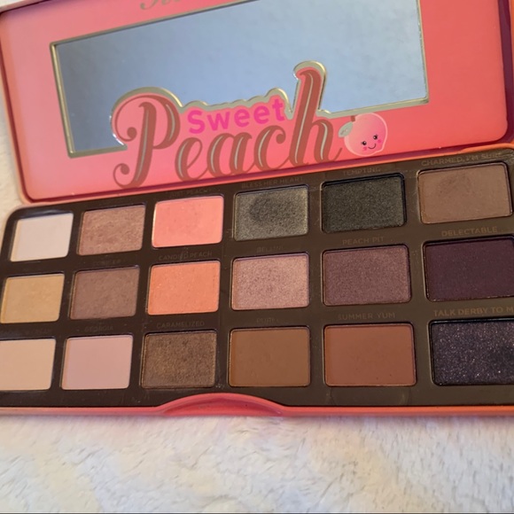 Too Faced Sweet Peach Palette - Picture 2 of 2
